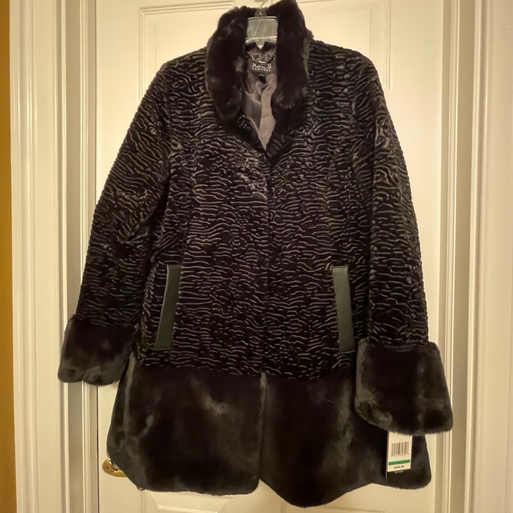 NEW WITH TAGS- JNY Faux Fur Coat